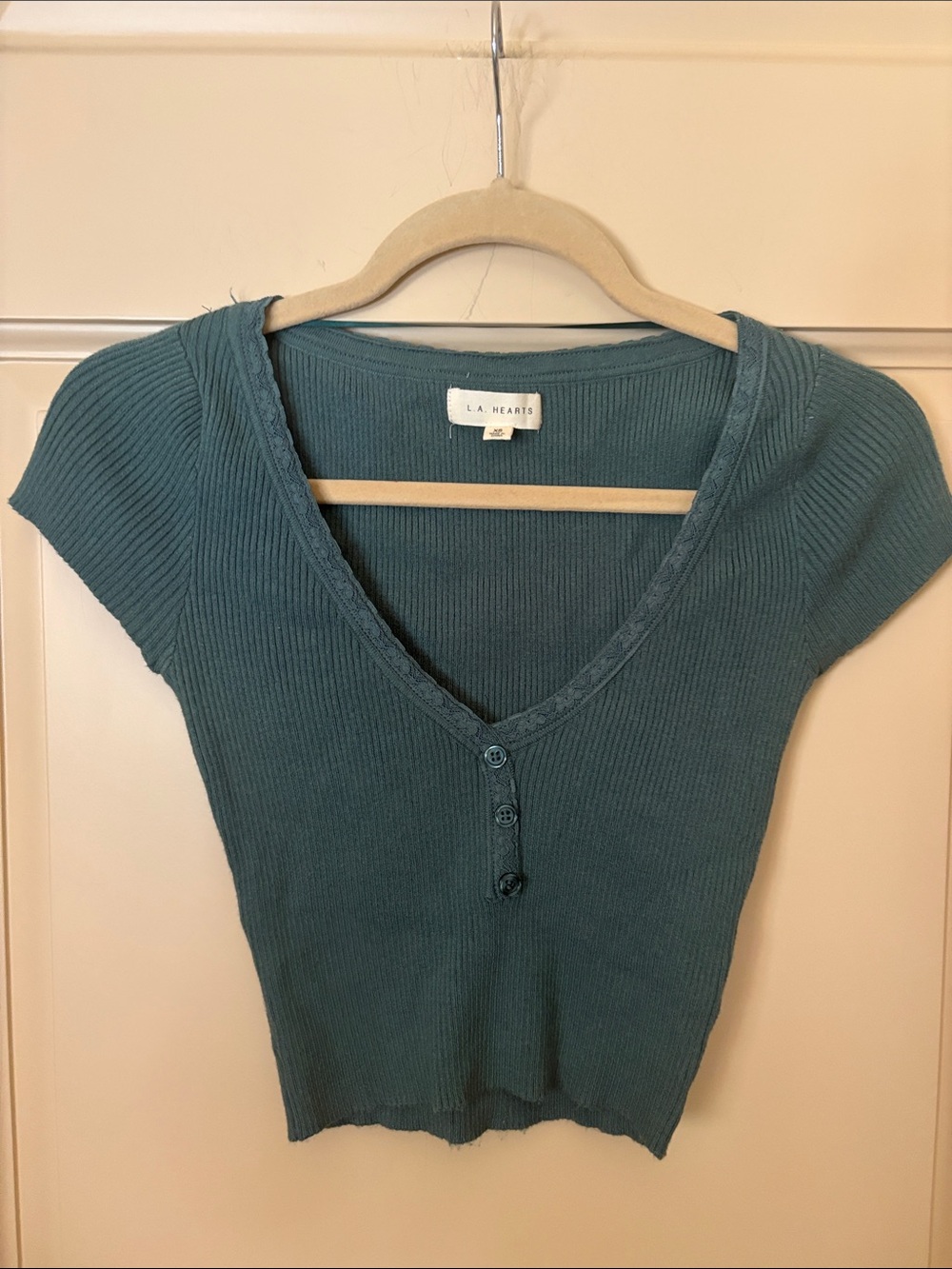 La Hearts Mossy/evergreen Ribbed V-Neck Short Sleeve Button Top